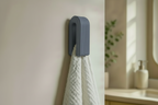 Auto Locking Hanger