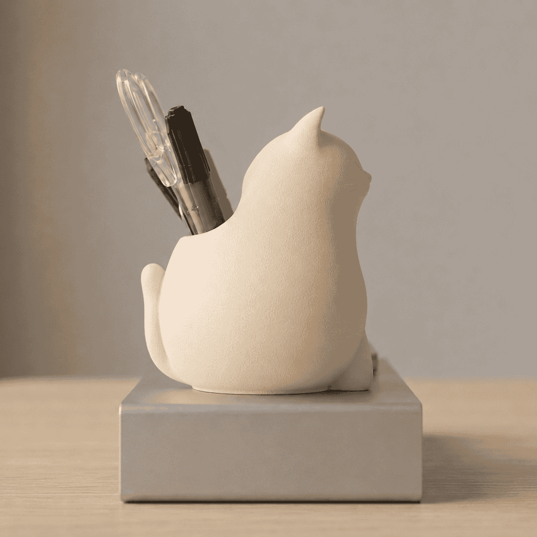 Cat Pen Holder - Unisculp