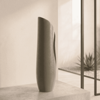 Minimalist Tulip Vase - Unisculp