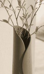 Minimalist Tulip Vase - Unisculp