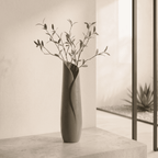 Minimalist Tulip Vase - Unisculp